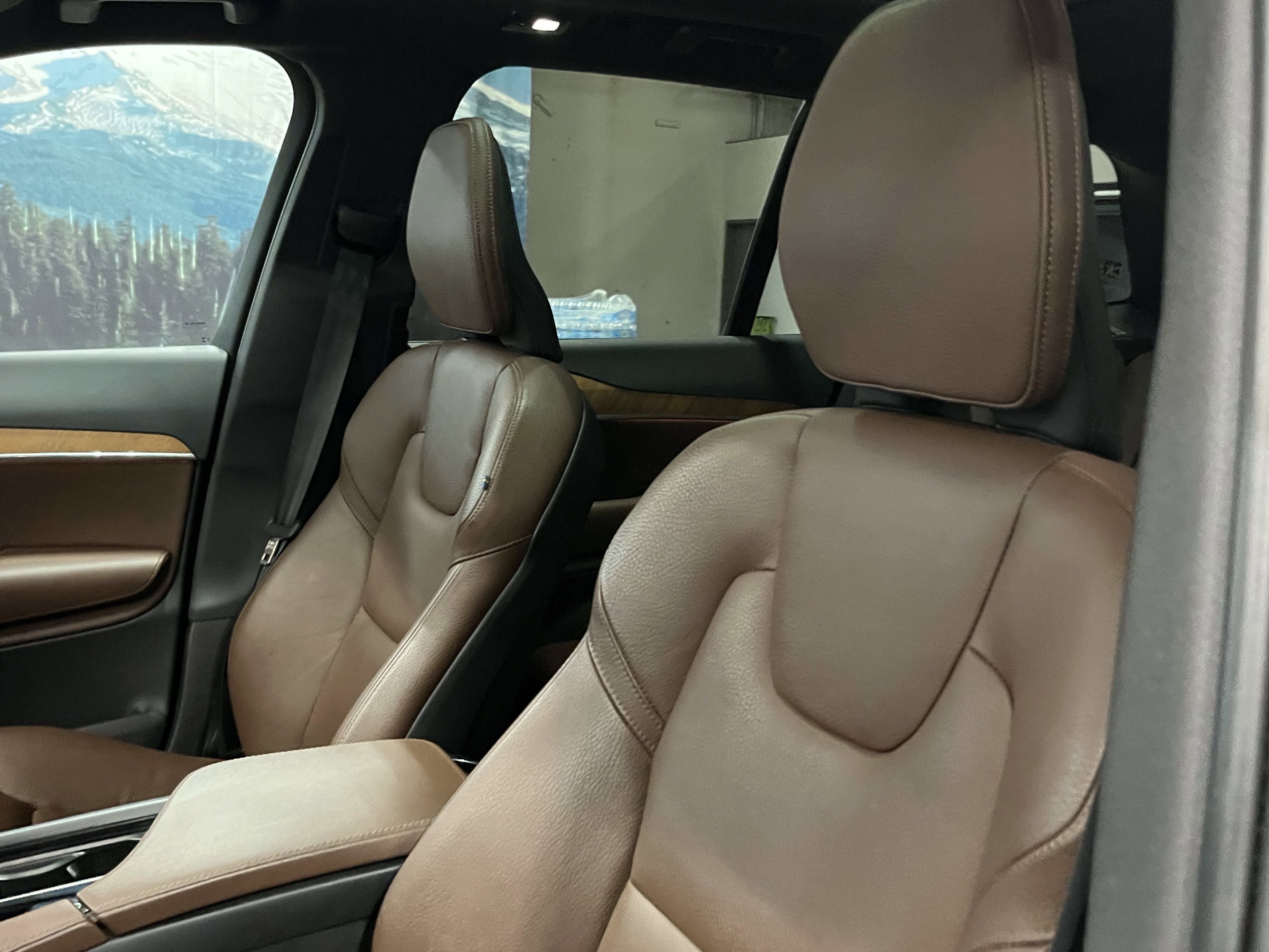 Used 2024 Volvo XC90 B6 Plus AWD/4WD image 19
