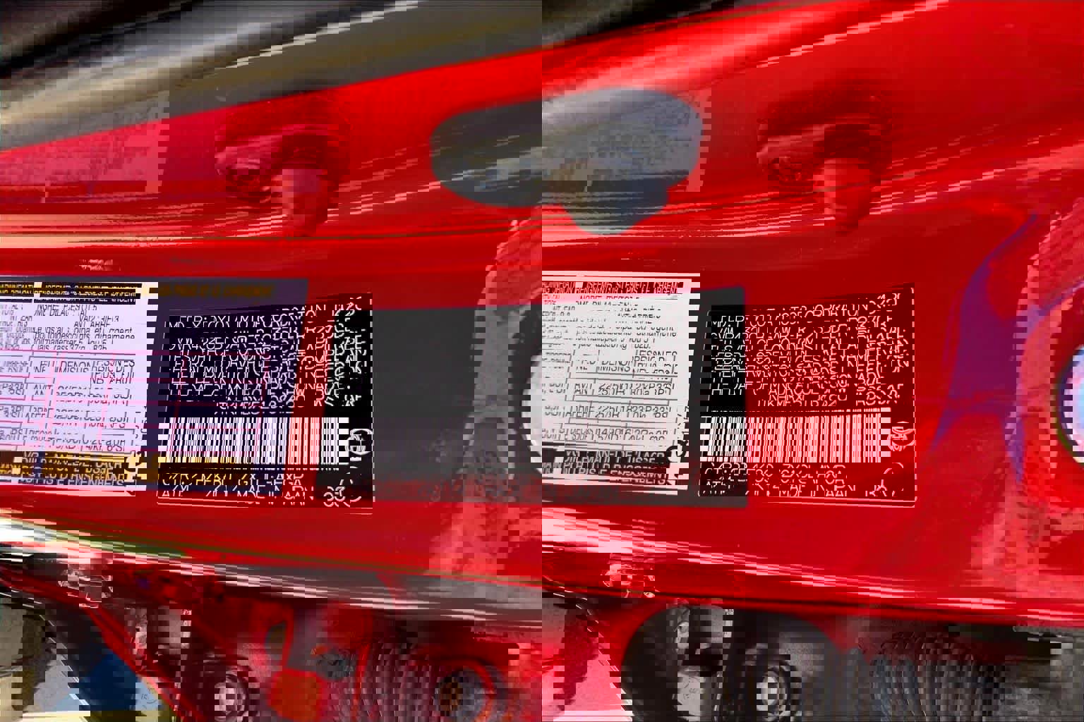 Used 2020 Toyota C-HR XLE FWD image 33