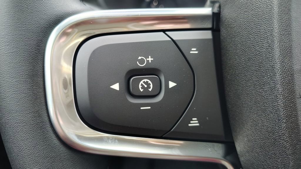 New 2026 Volvo XC40 B5 Core w/ Climate Package image 14