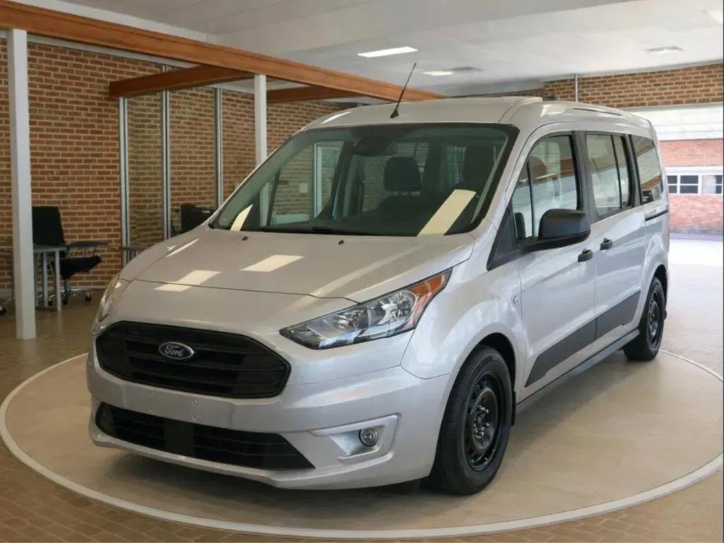 Used 2022 Ford Transit Connect XLT image 1