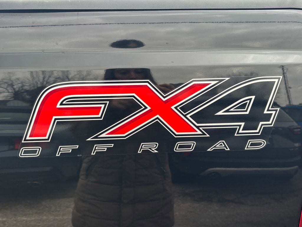 Used 2016 Ford F350 Lariat w/ Chrome Package image 18