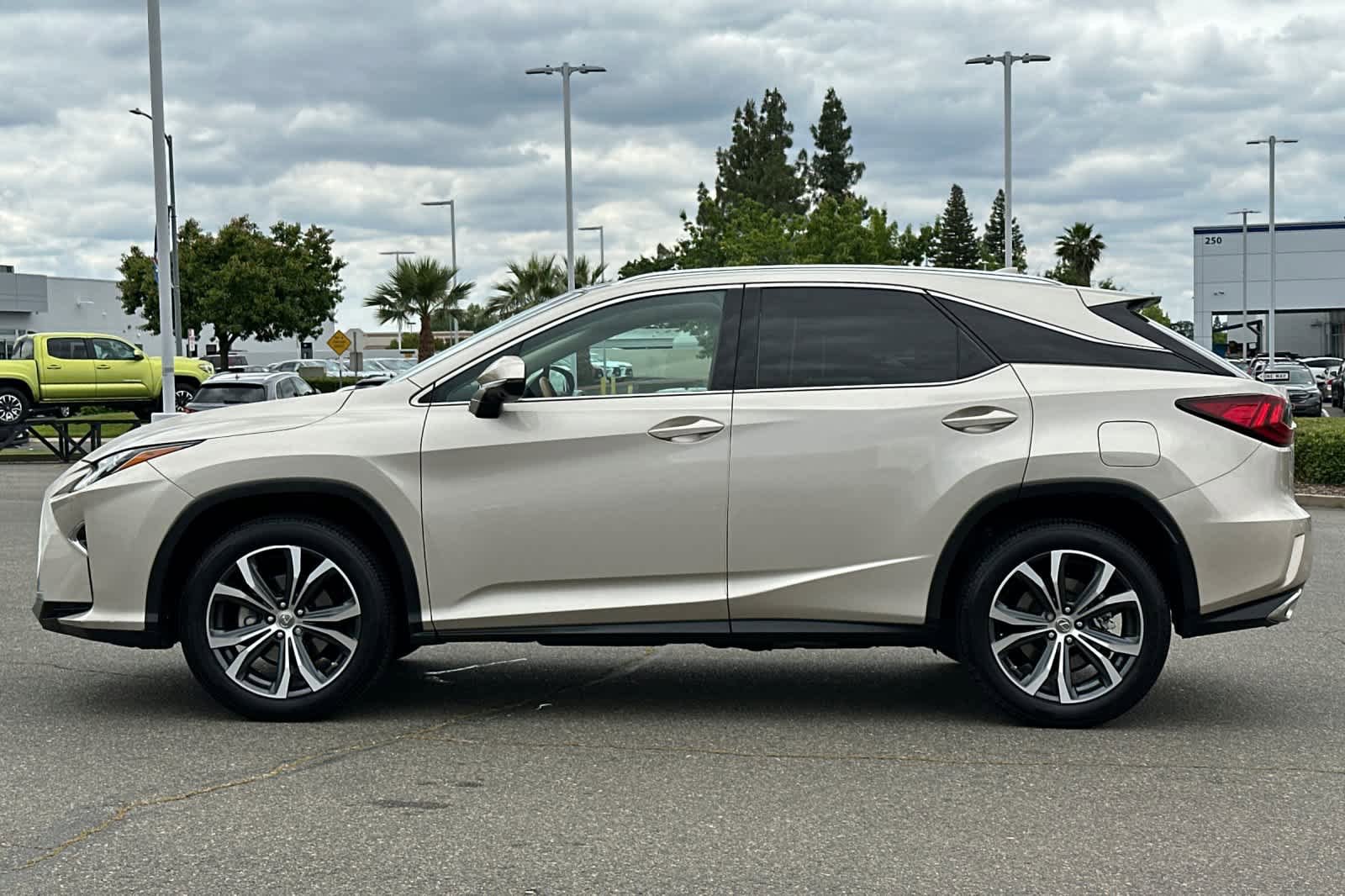 Used 2017 Lexus RX 350 FWD w/ Premium Package image 9
