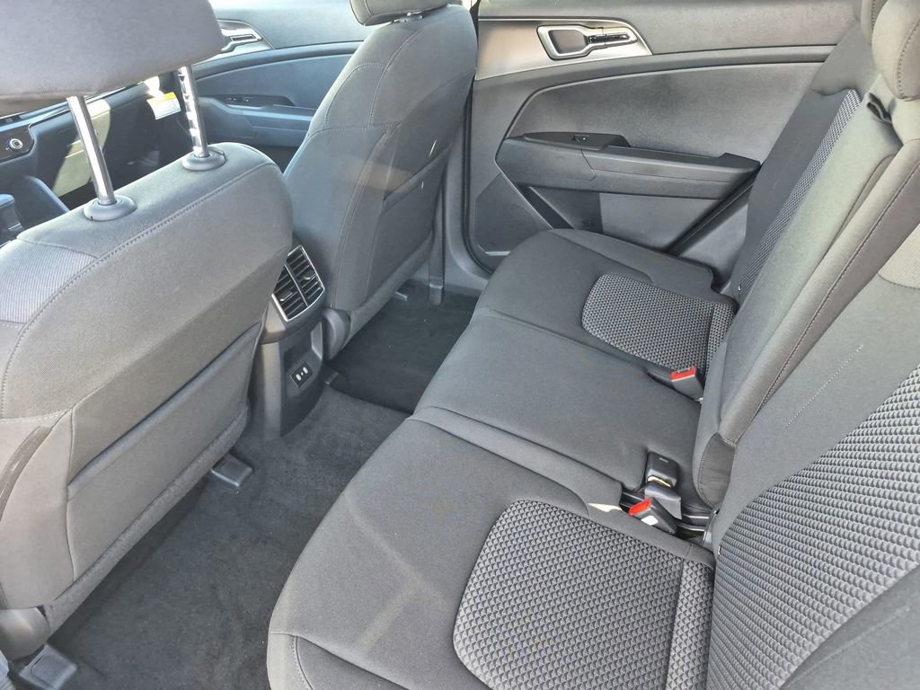 New 2026 Kia Sportage LX image 7