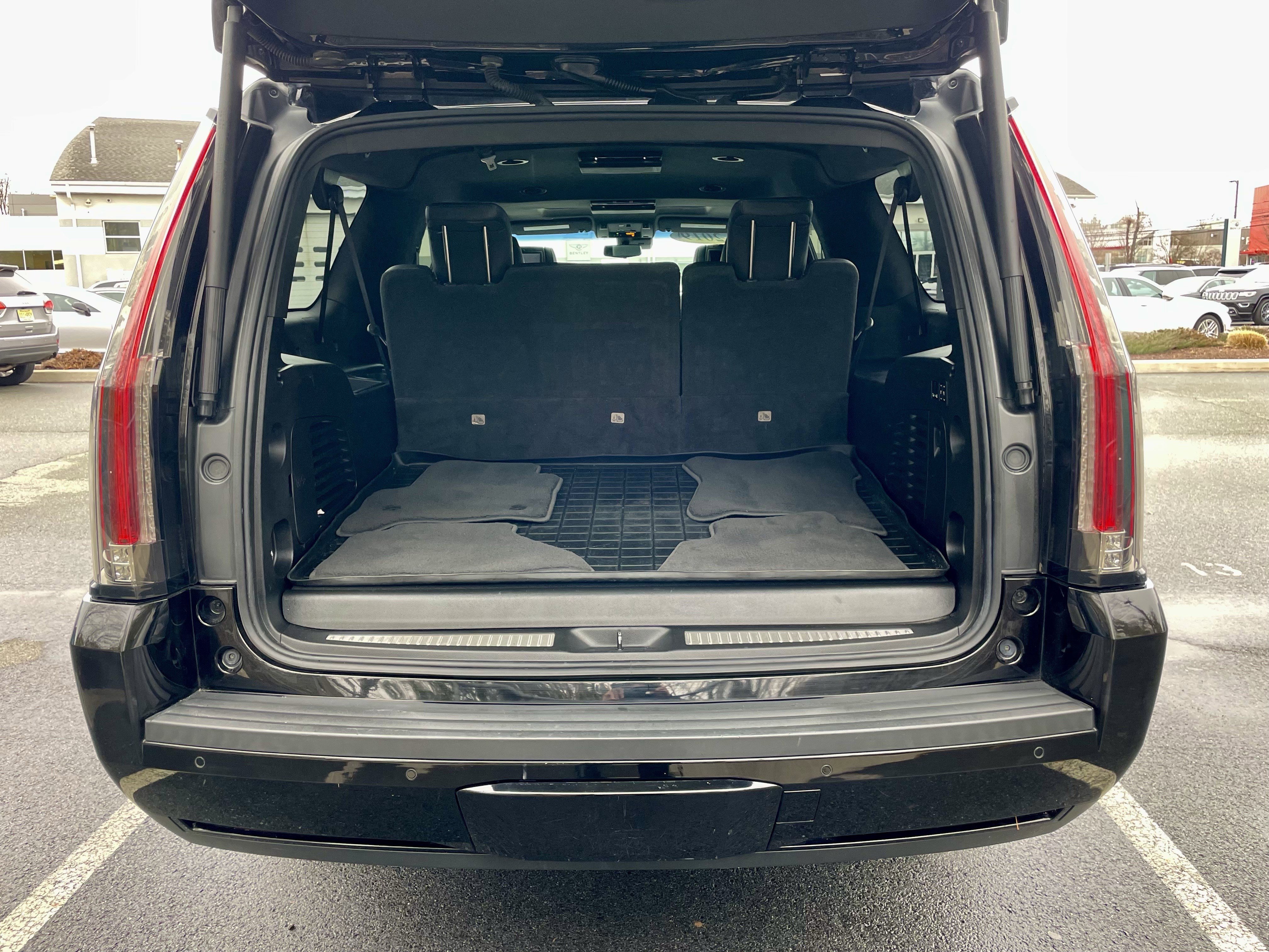 Used 2019 Cadillac Escalade ESV Platinum w/ Escalade Sport Edition image 41