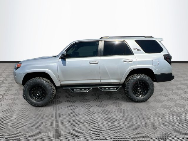 Used 2020 Toyota 4Runner TRD Off-Road Premium AWD/4WD image 4