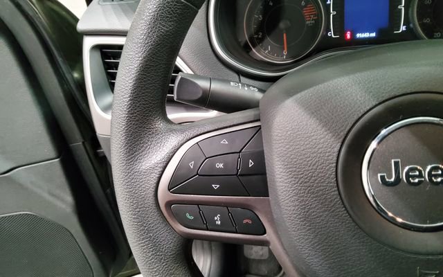 Used 2021 Jeep Cherokee Latitude AWD/4WD image 24