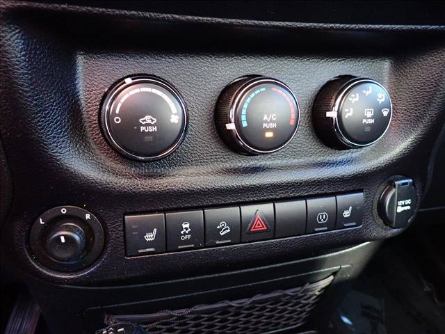 Used 2014 Jeep Wrangler Unlimited Rubicon w/ Connectivity Group AWD/4WD image 17
