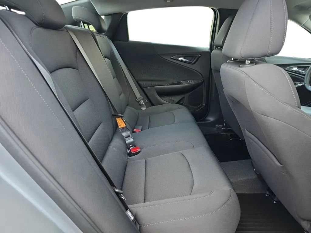 Used 2024 Chevrolet Malibu RS FWD image 17