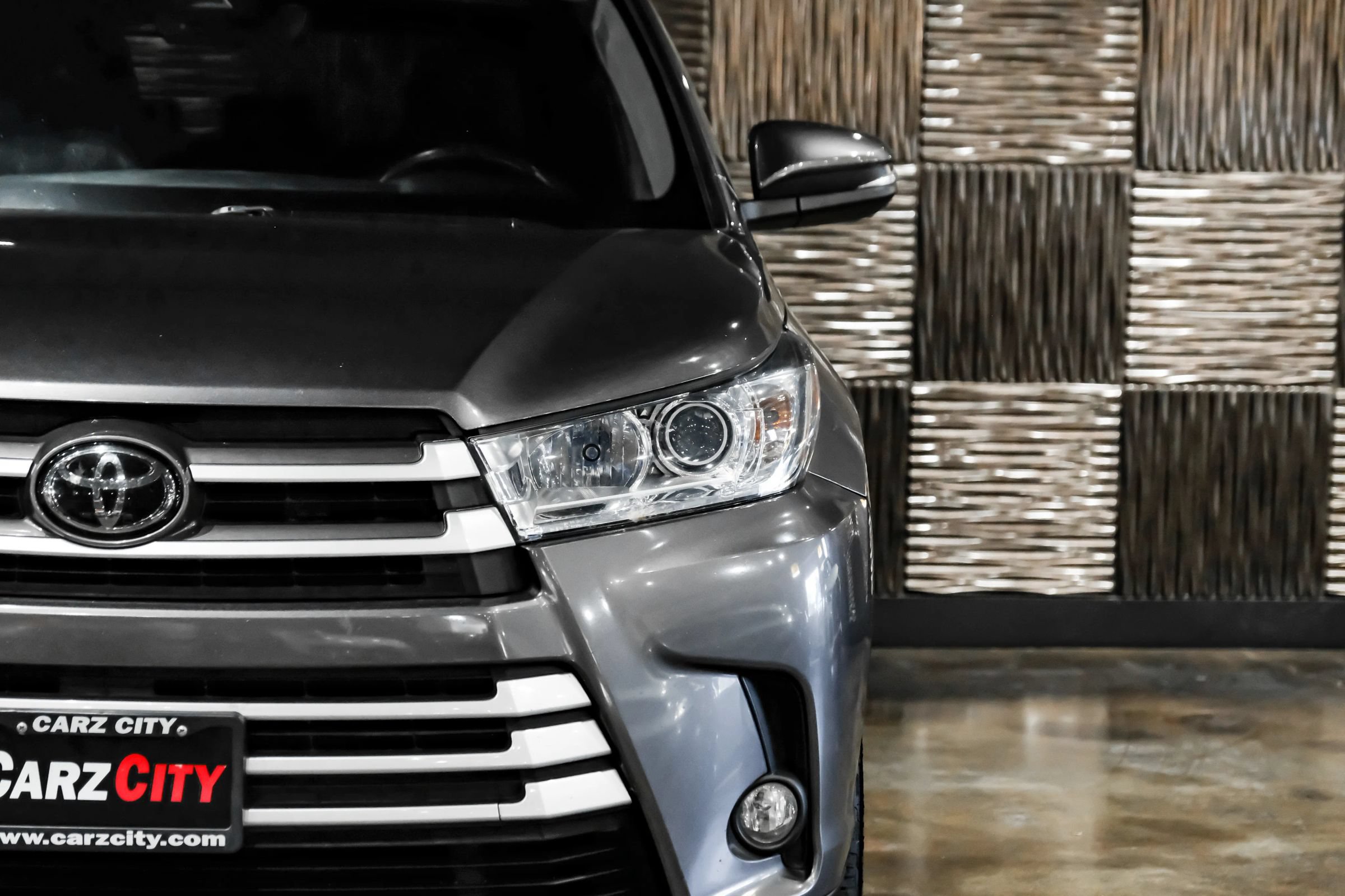 Used 2018 Toyota Highlander XLE FWD image 51