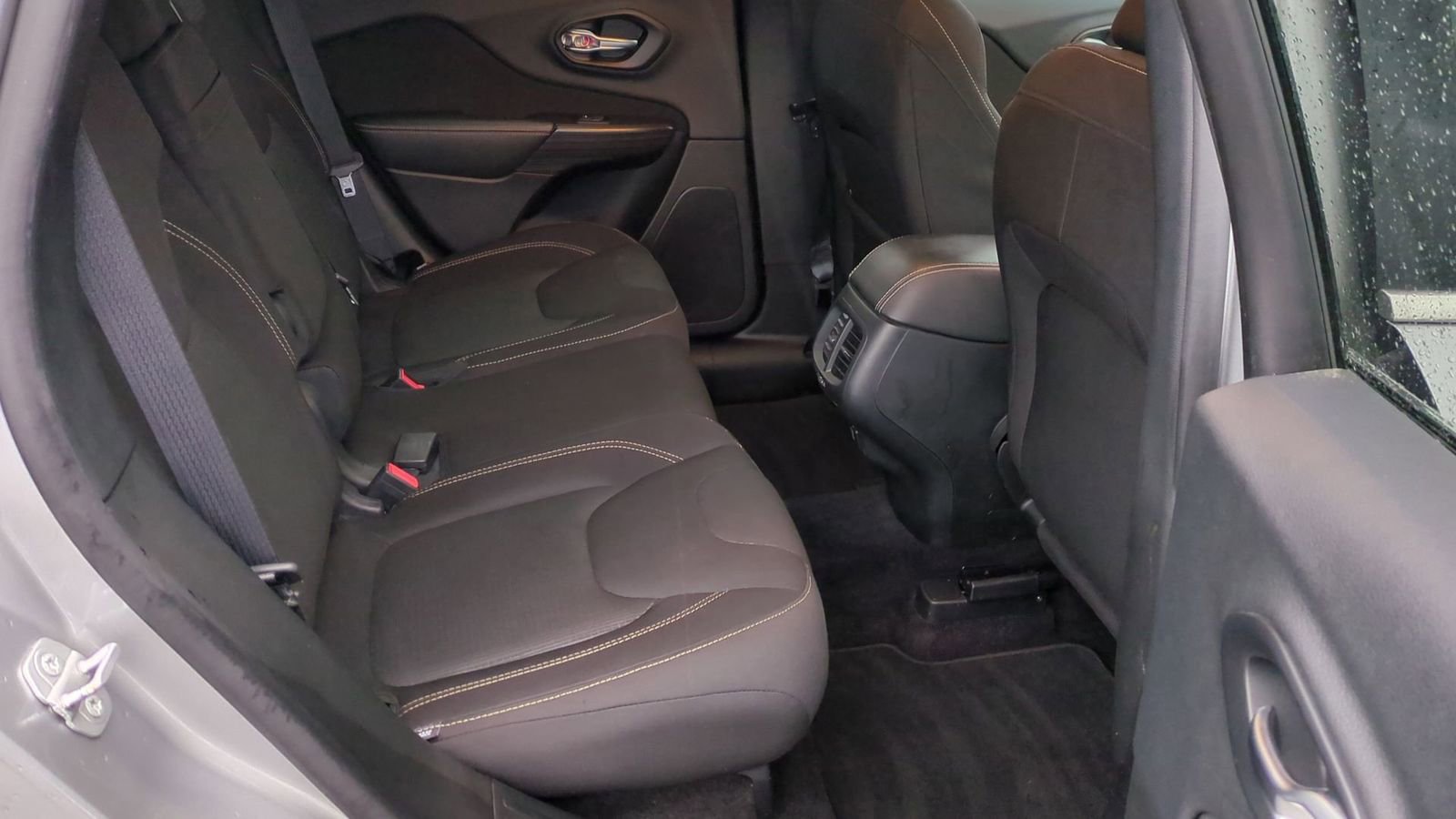 Used 2016 Jeep Cherokee Latitude w/ Comfort/Convenience Group image 22