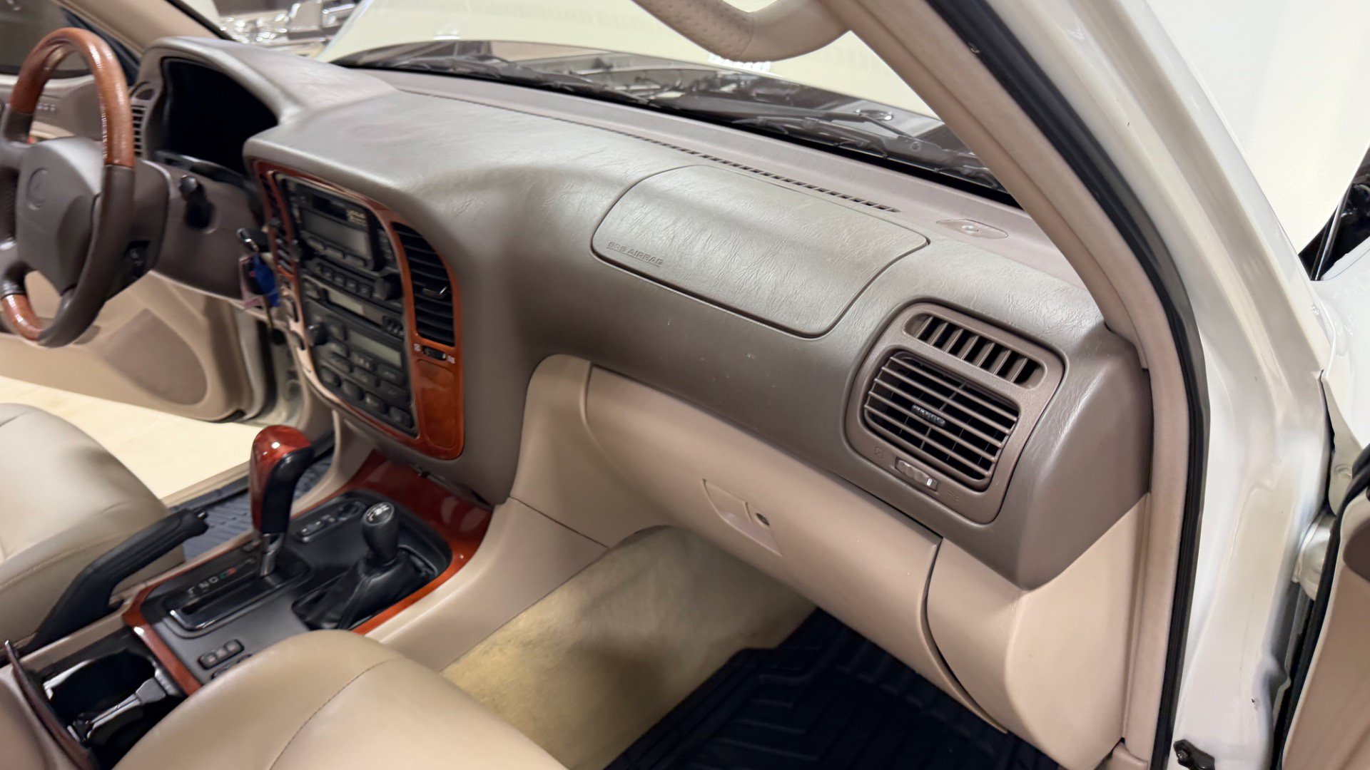 Used 2000 Lexus LX 470 4WD image 29