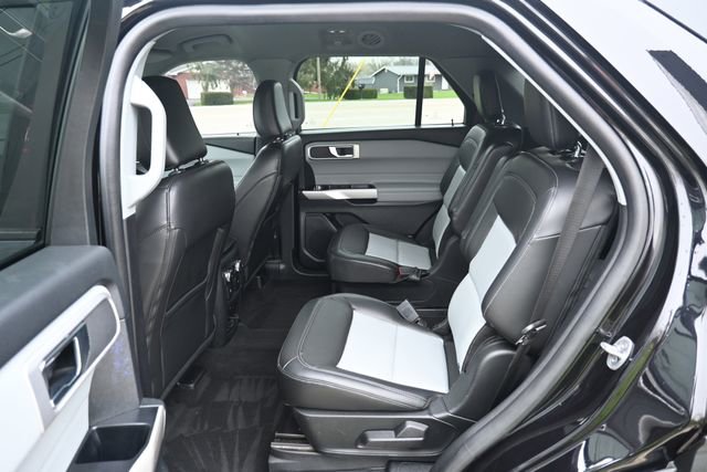 Used 2022 Ford Explorer XLT w/ Equipment Group 202A image 25