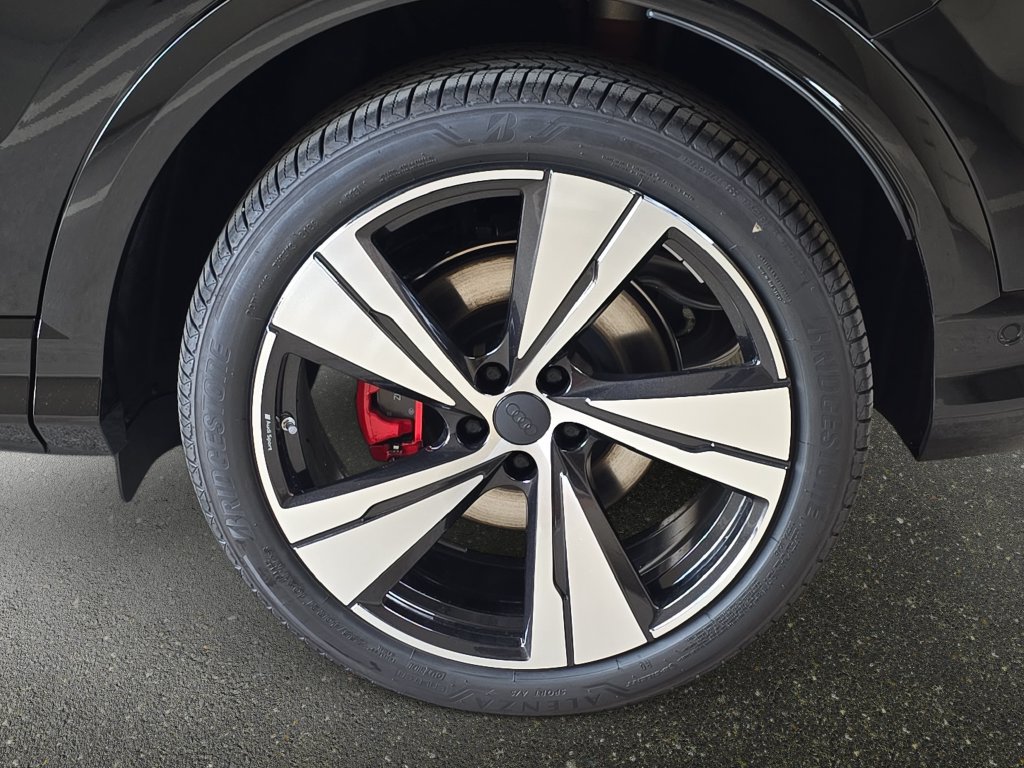 New 2026 Audi SQ5 Prestige AWD/4WD image 31