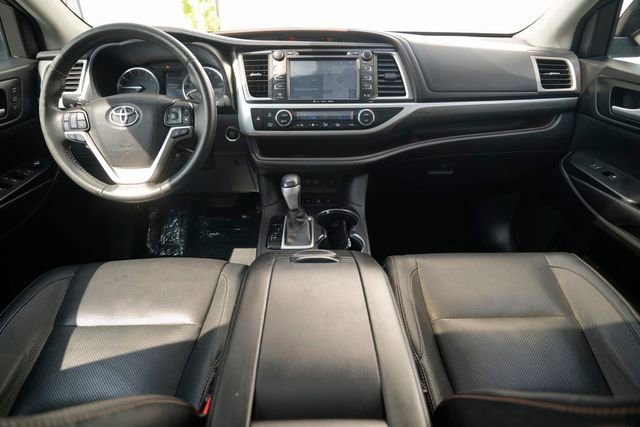 Used 2017 Toyota Highlander Limited image 39