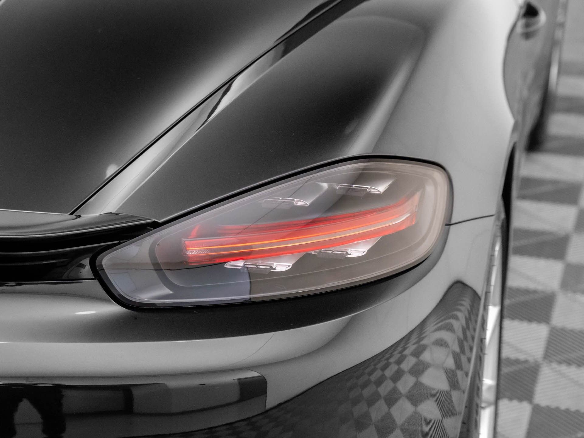 Used 2018 Porsche 718 Boxster S image 39