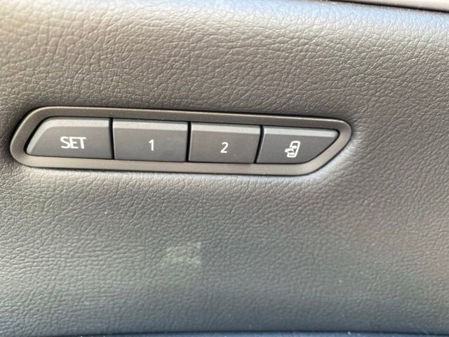 Used 2025 Cadillac XT5 Premium Luxury w/ Technology Package AWD/4WD image 15