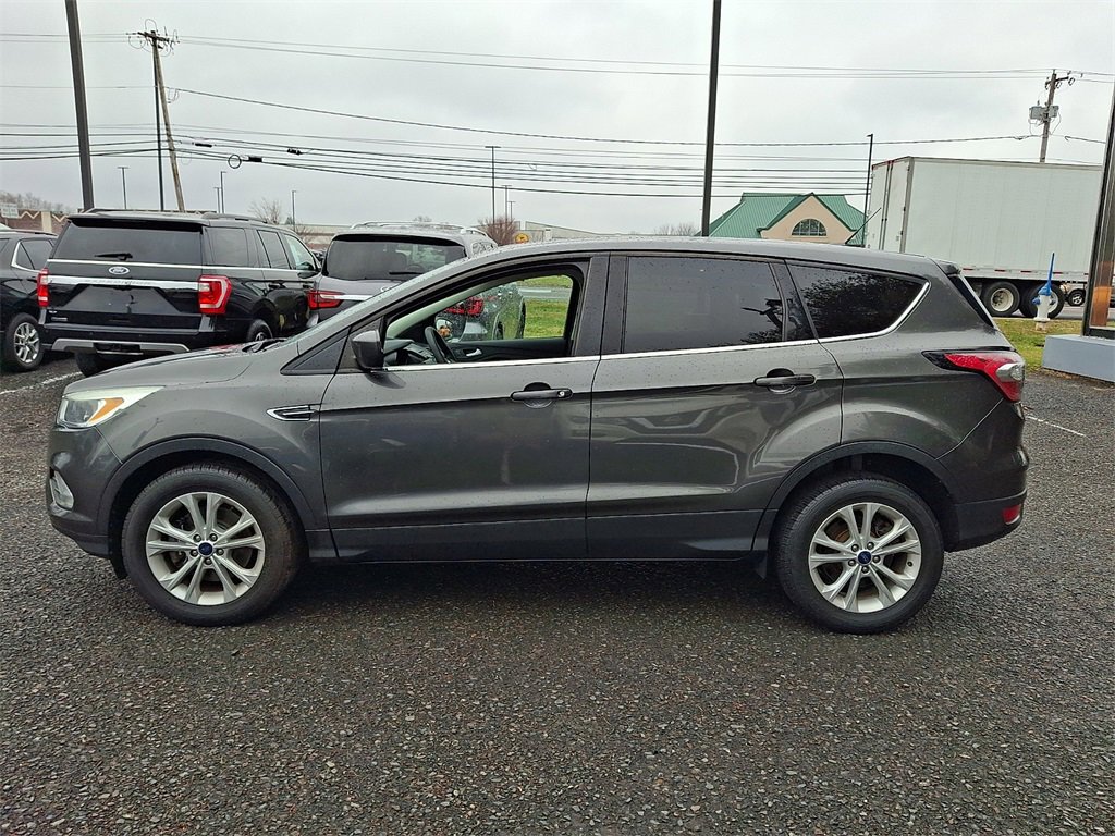 Used 2017 Ford Escape SE image 4