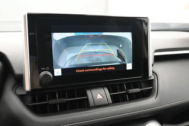 Used 2025 Toyota RAV4 XLE FWD image 18