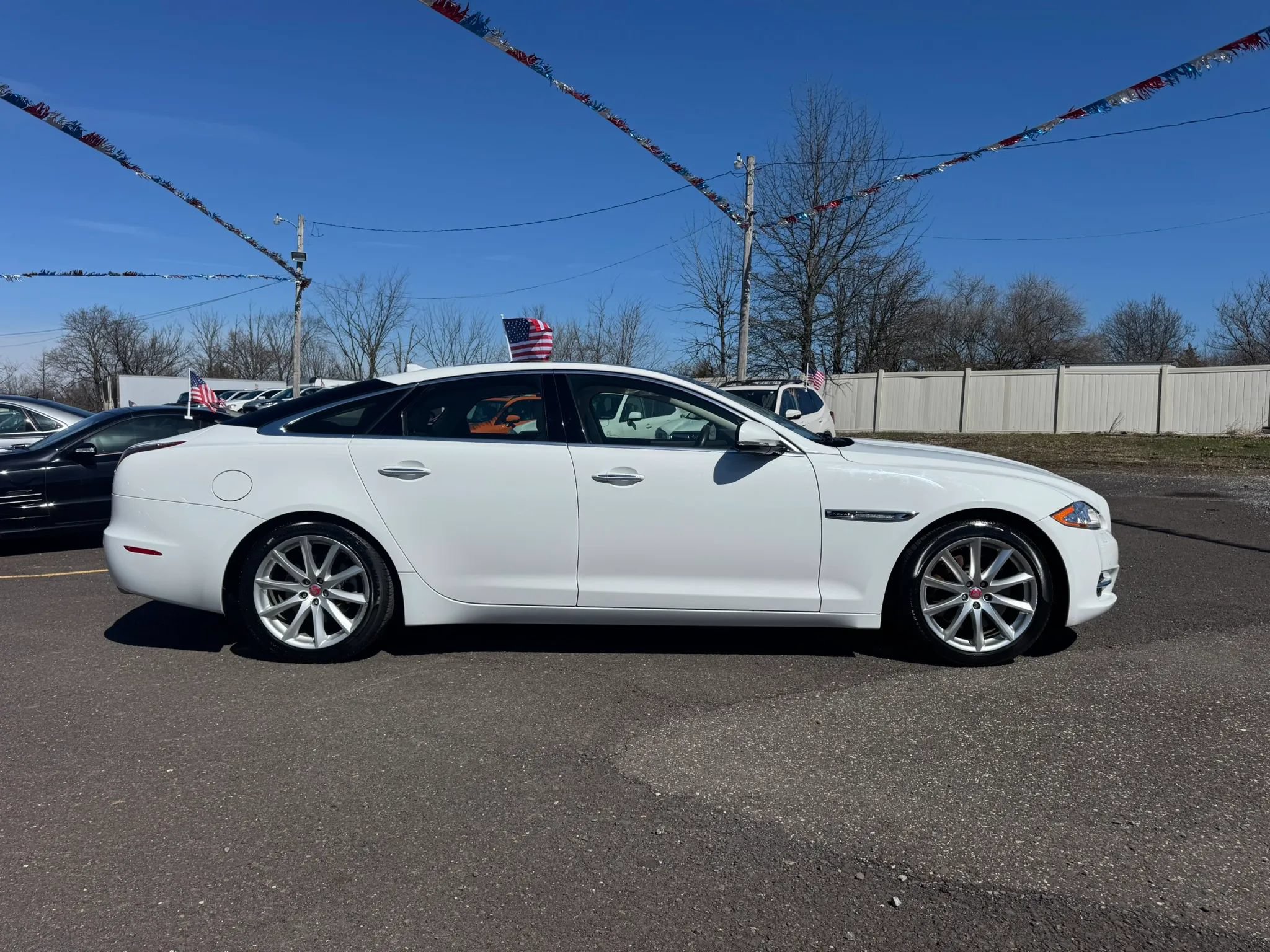 Used 2015 Jaguar XJ RWD image 6