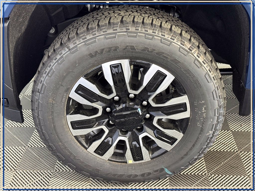 New 2026 GMC Sierra 3500 Denali Ultimate AWD/4WD image 13