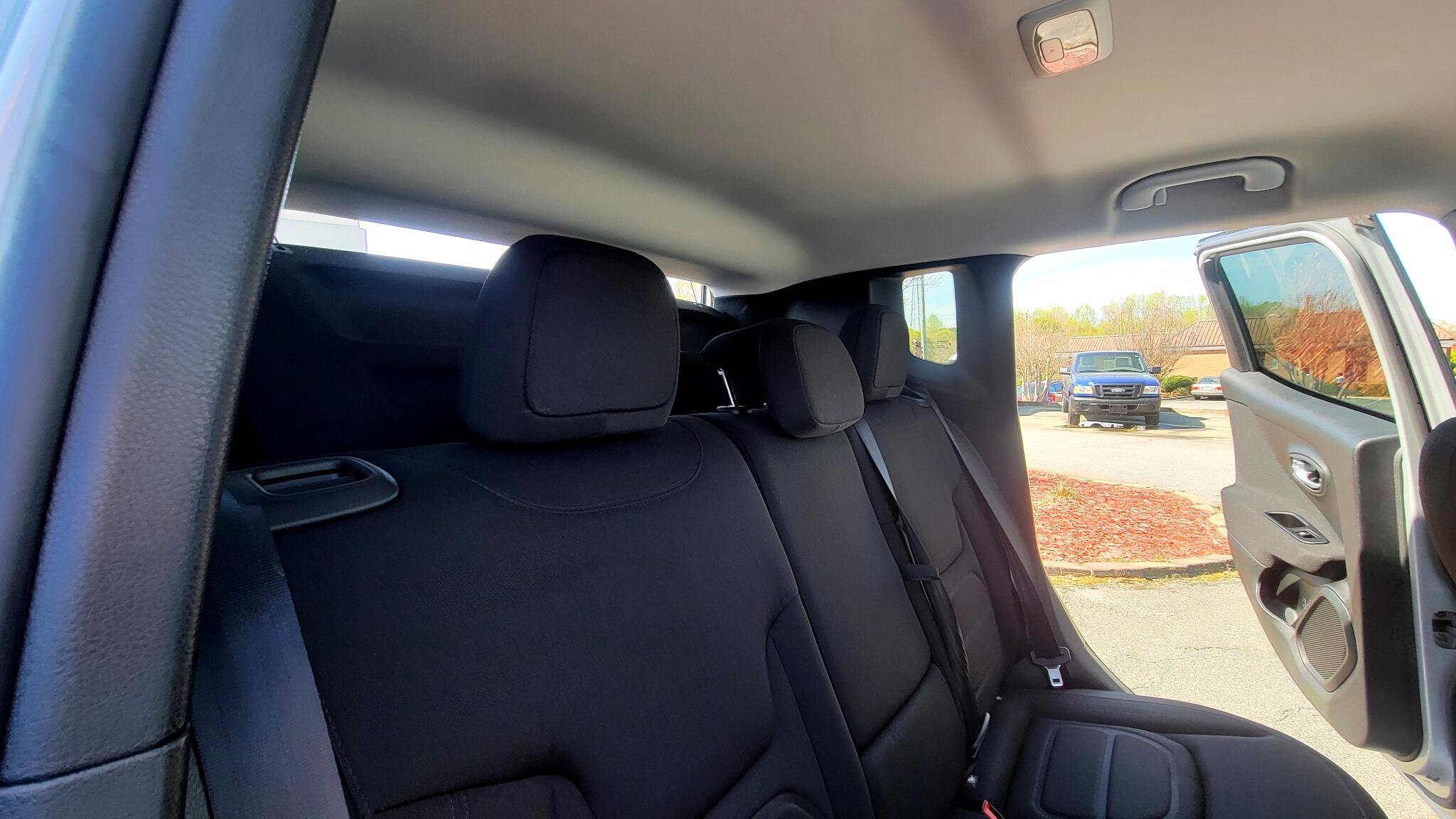 Used 2021 Jeep Renegade Latitude w/ Convenience Group image 44