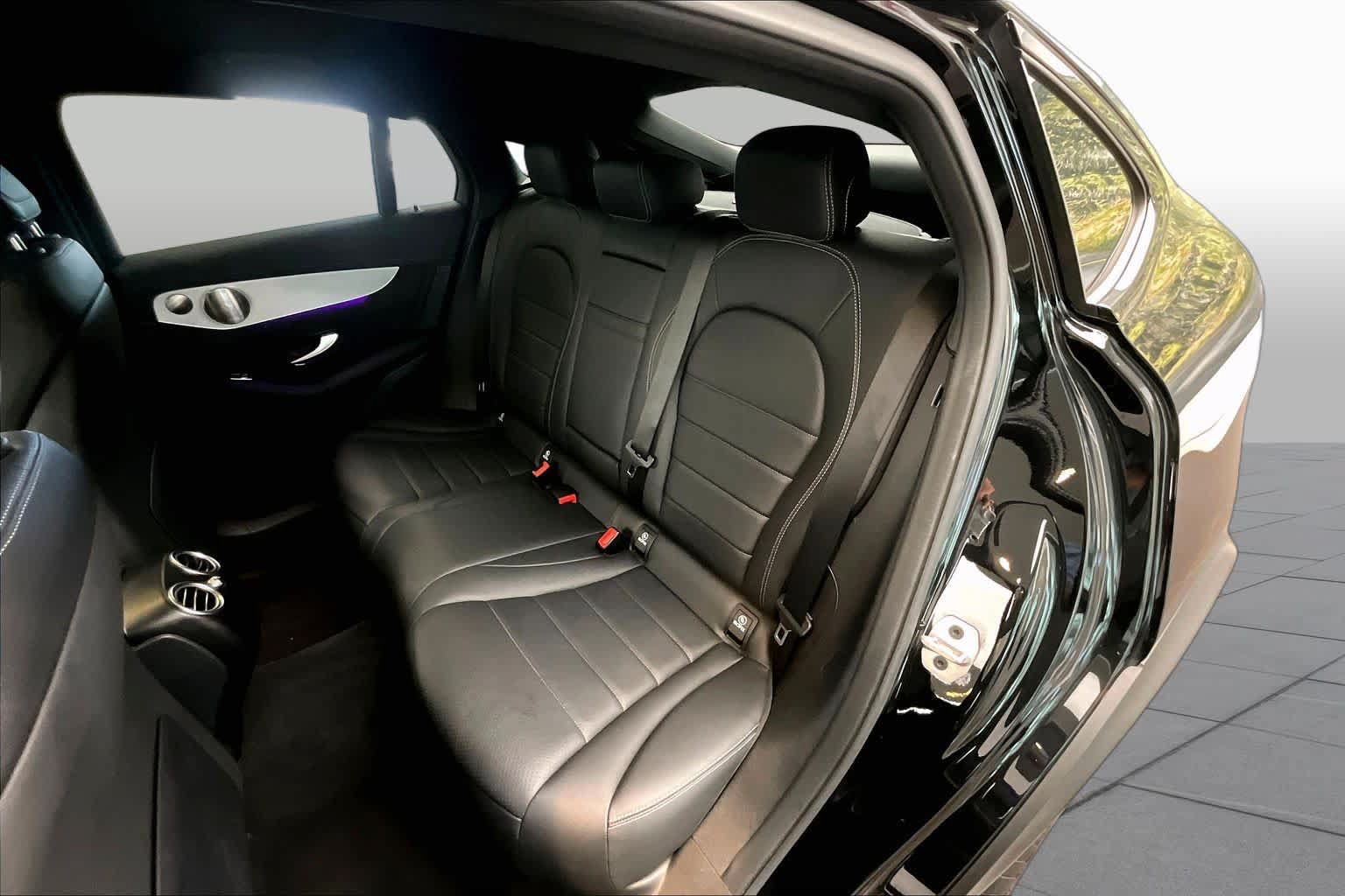 Used 2023 Mercedes-Benz GLC 300 4MATIC Coupe image 21