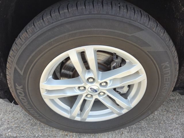 Used 2024 Ford Explorer XLT RWD image 12