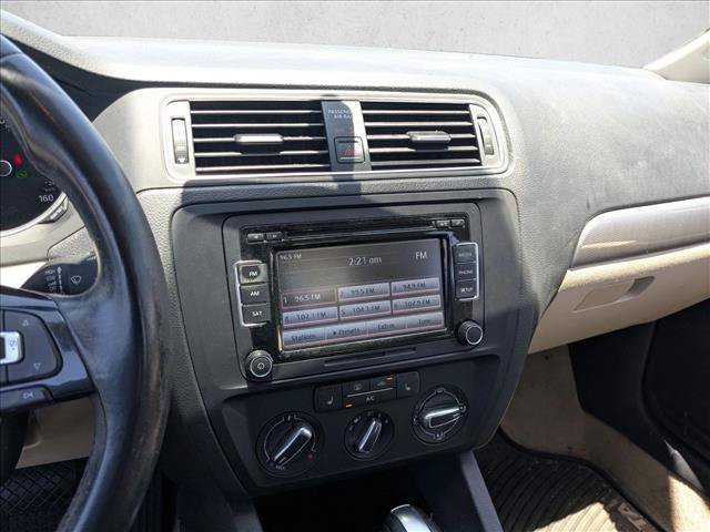 Used 2015 Volkswagen Jetta SE FWD image 11