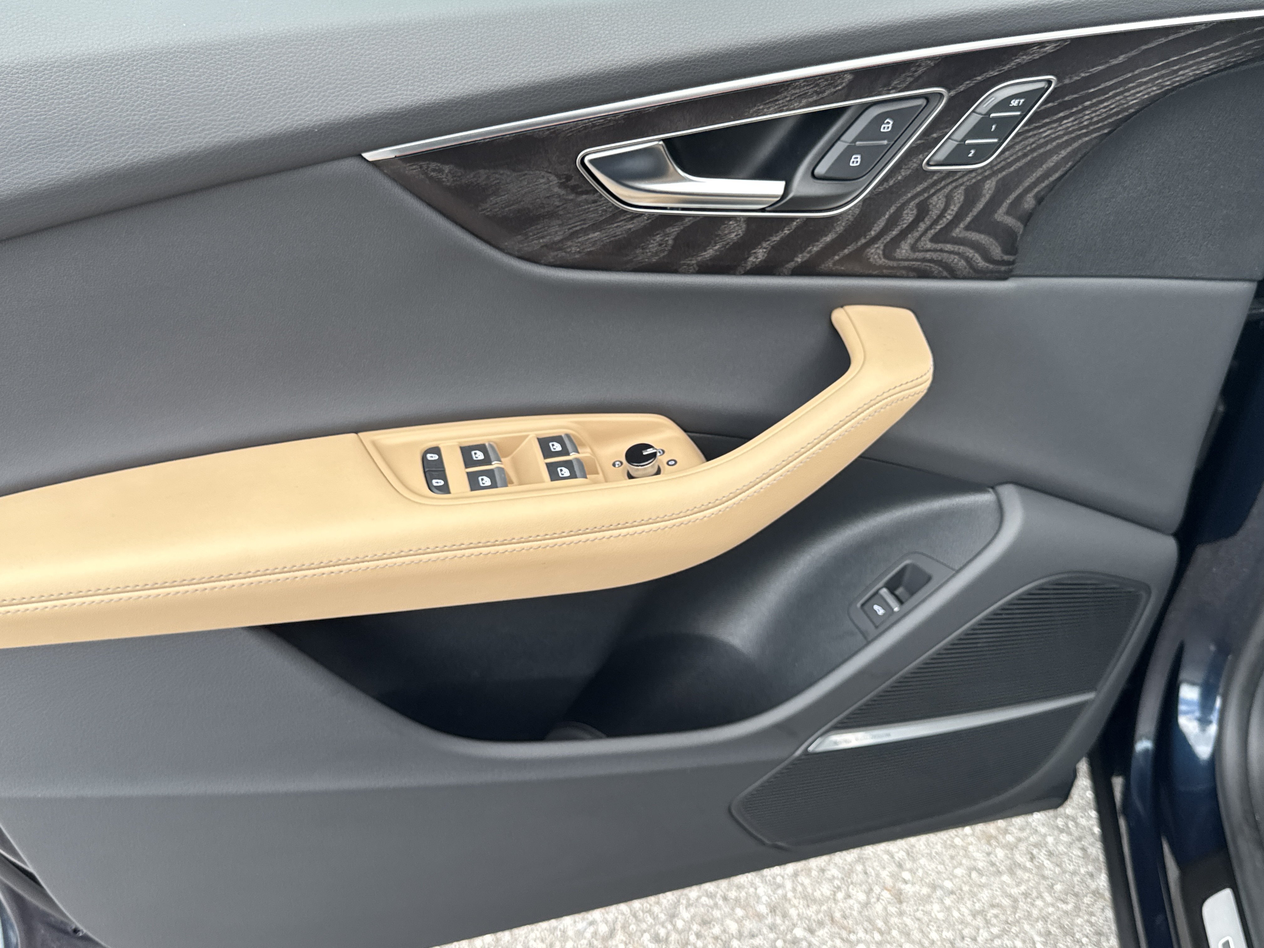 Certified 2025 Audi Q8 Premium Plus AWD/4WD image 25