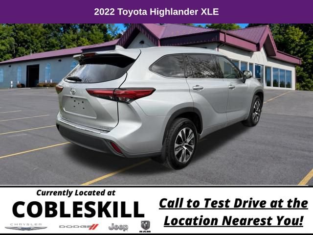 Used 2022 Toyota Highlander XLE AWD/4WD image 4