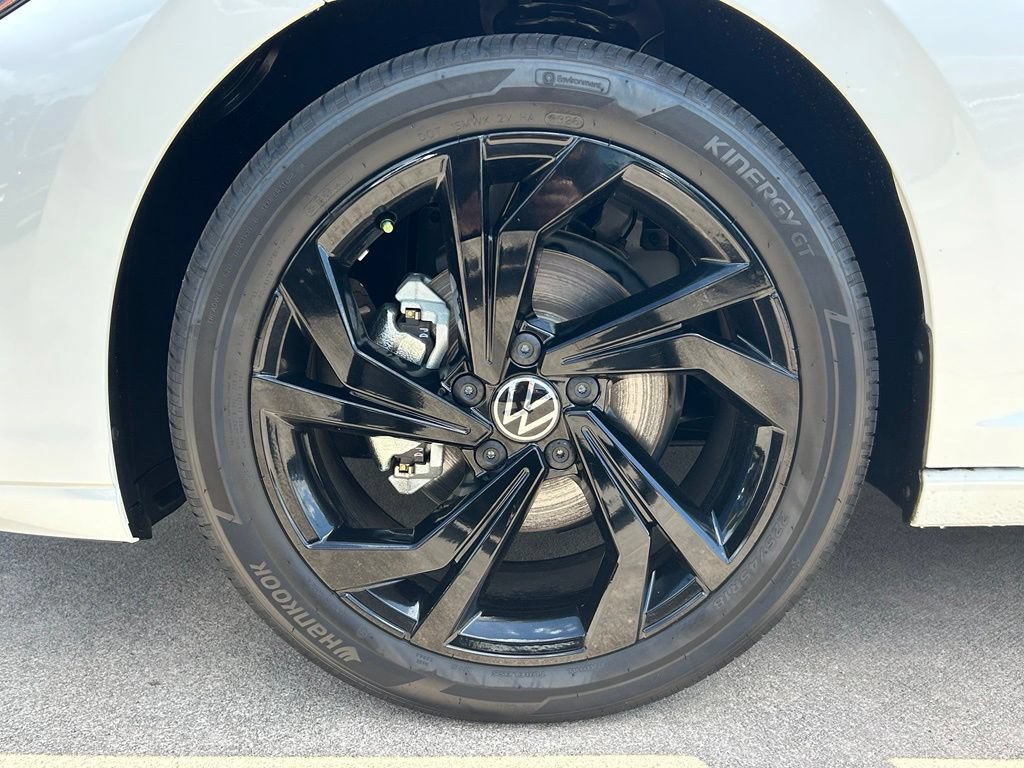 New 2026 Volkswagen Jetta SE FWD image 32