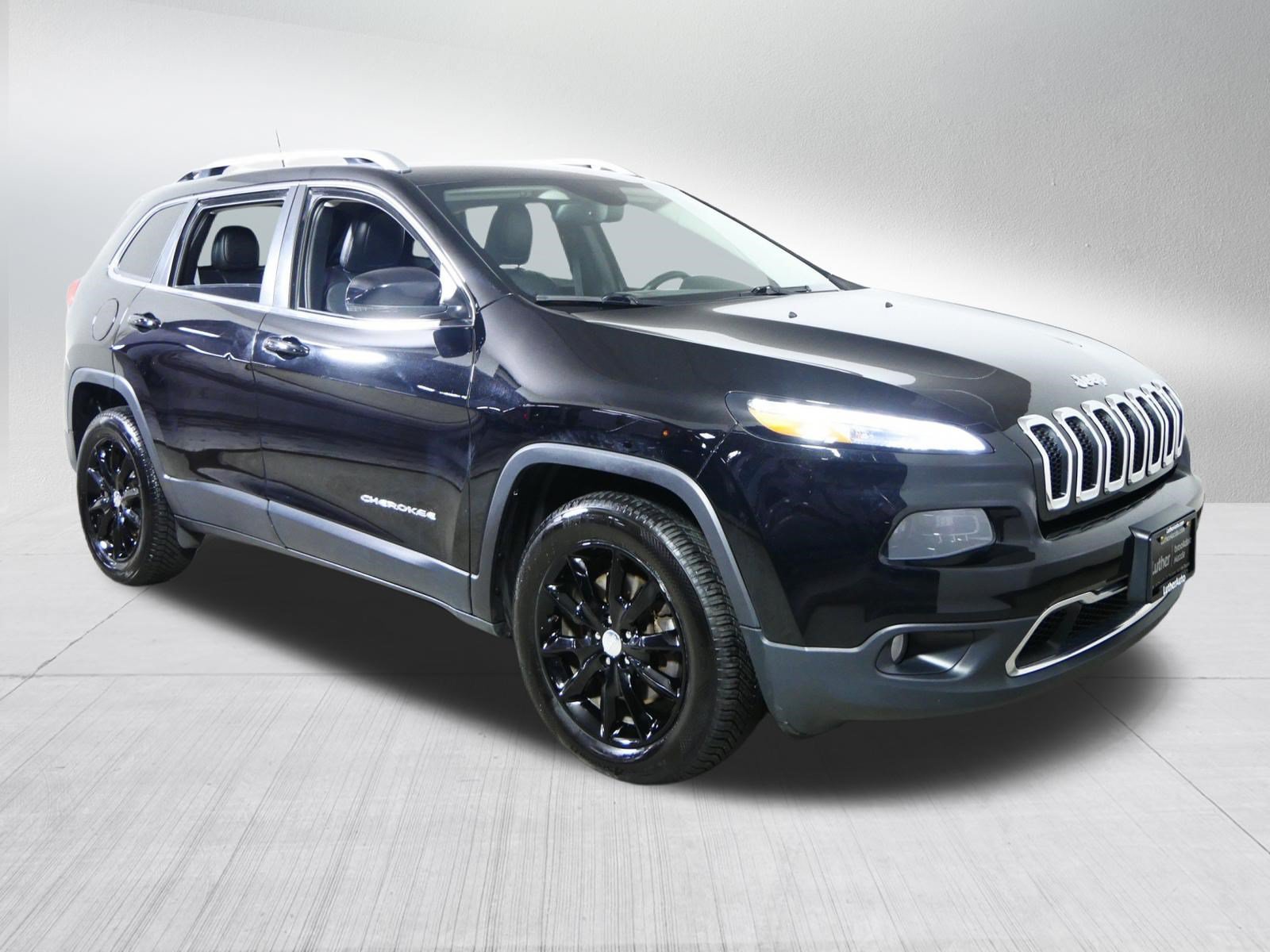 Used 2017 Jeep Cherokee Limited AWD/4WD image 1