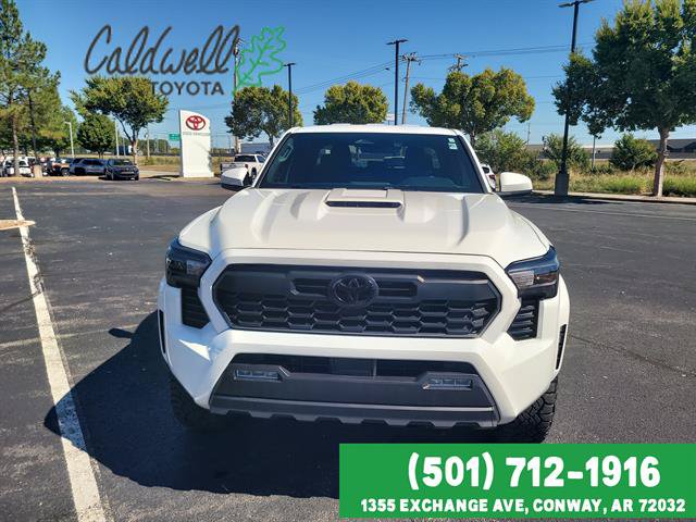 Used 2025 Toyota Tacoma TRD Sport AWD/4WD image 2
