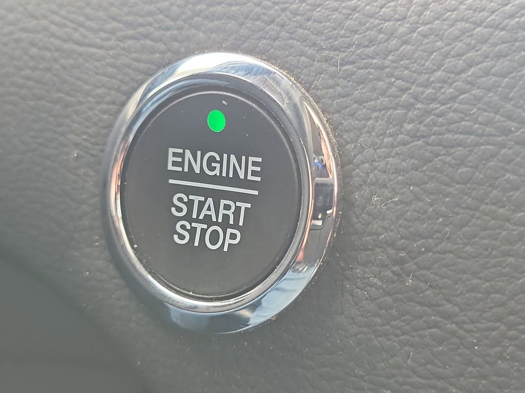 Used 2020 Ford Edge SEL w/ Convenience Package image 17