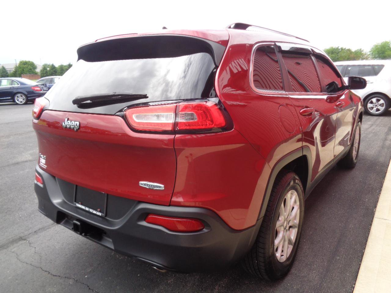 Used 2014 Jeep Cherokee Latitude w/ Cold Weather Group AWD/4WD image 5