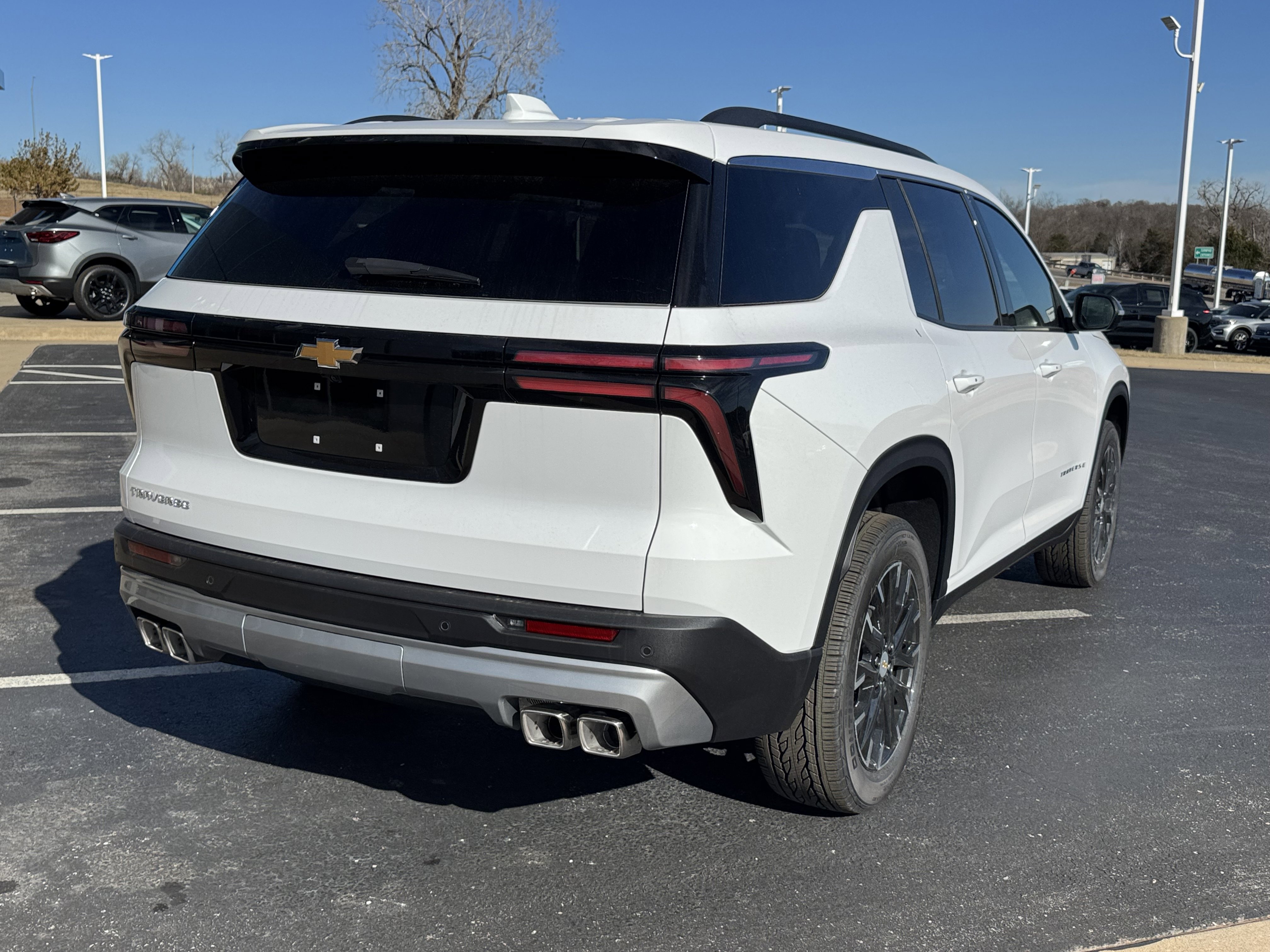 New 2026 Chevrolet Traverse LT w/ Sun and Wheel Package image 4
