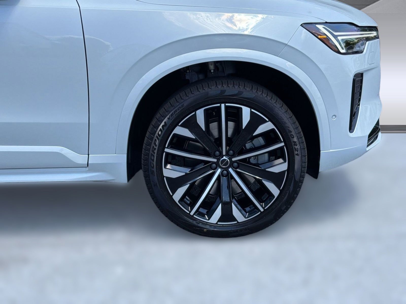 New 2026 Volvo XC90 T8 Ultra w/ Protection Package AWD/4WD image 11