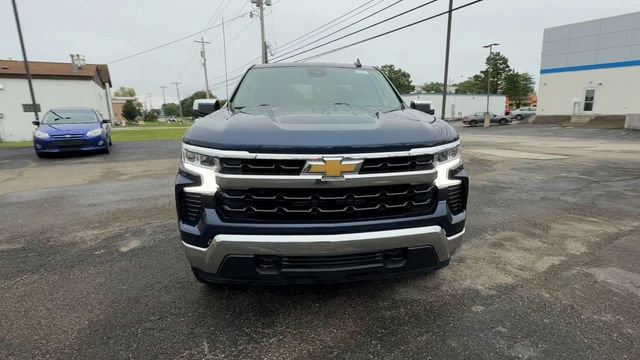 Used 2022 Chevrolet Silverado 1500 LT AWD/4WD image 3