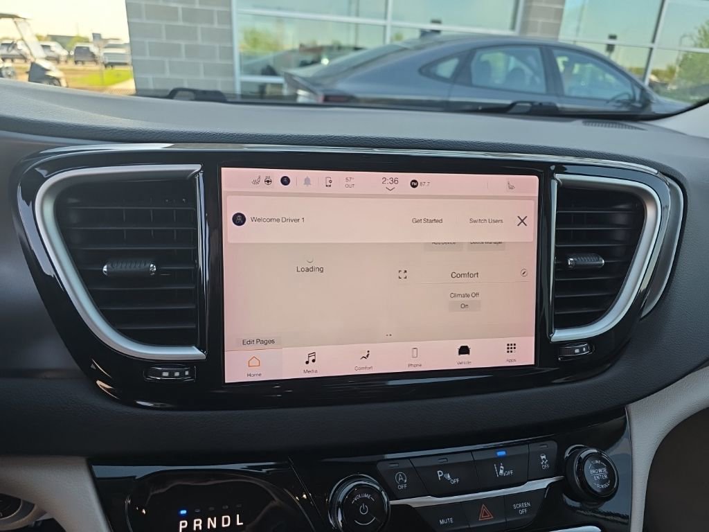 Used 2024 Chrysler Pacifica Touring-L FWD image 14