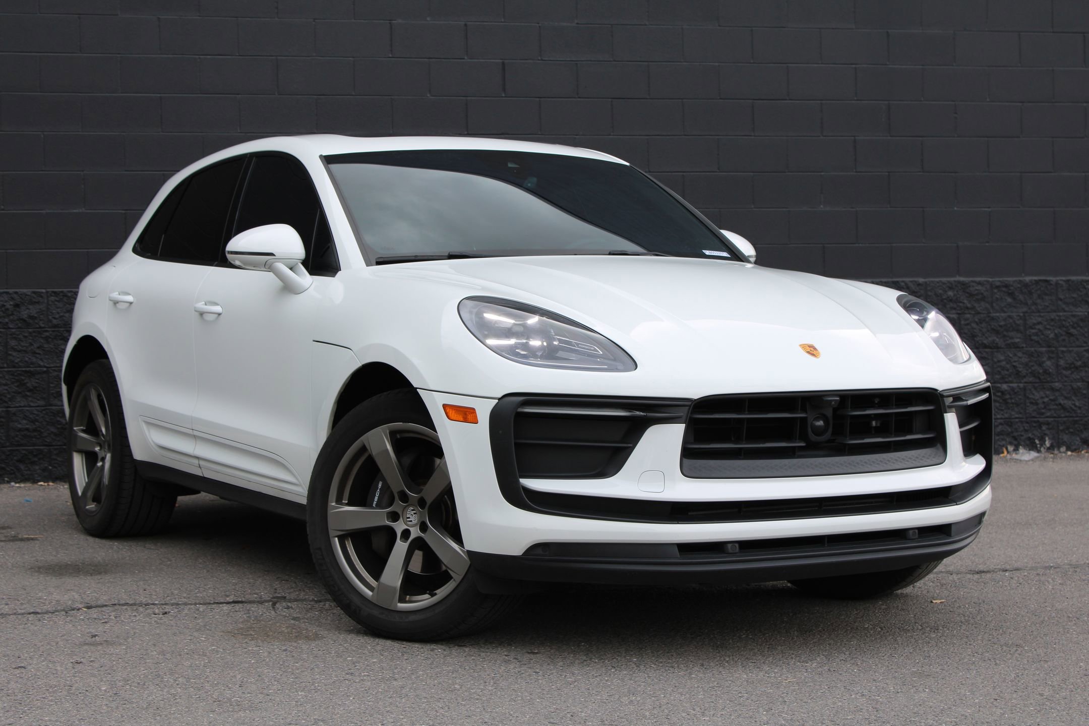 Certified 2023 Porsche Macan image 8