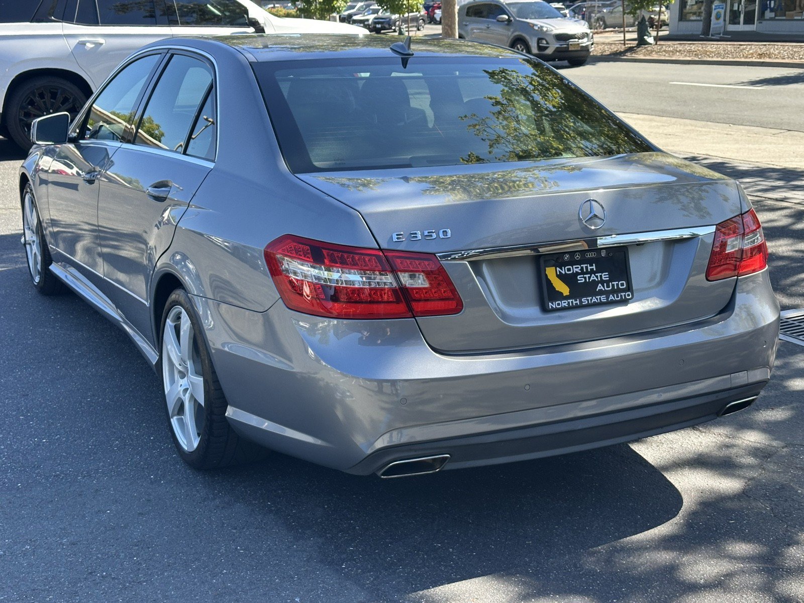 Used 2010 Mercedes-Benz E 350 Sedan image 10