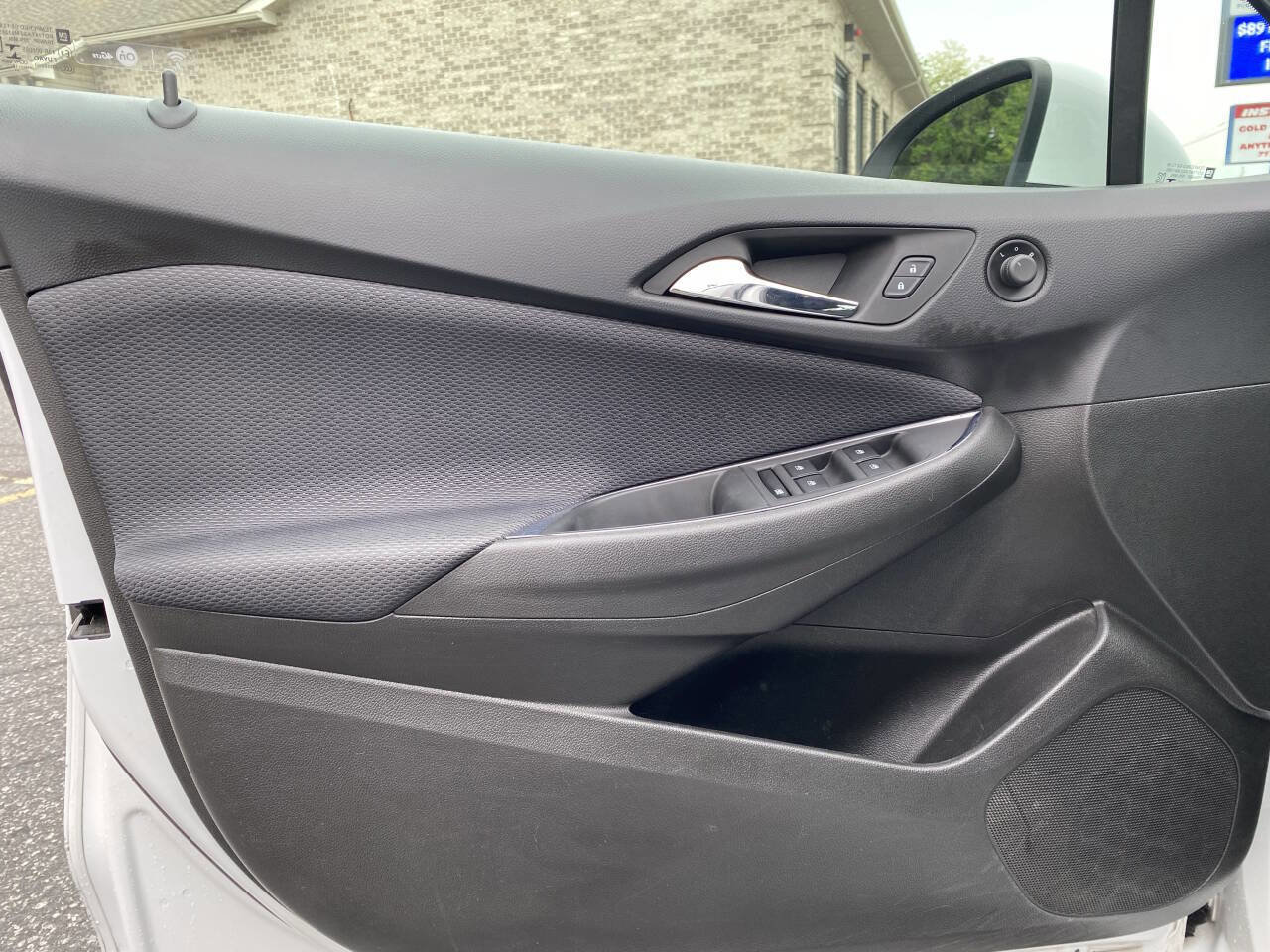 Used 2018 Chevrolet Cruze LT FWD image 10