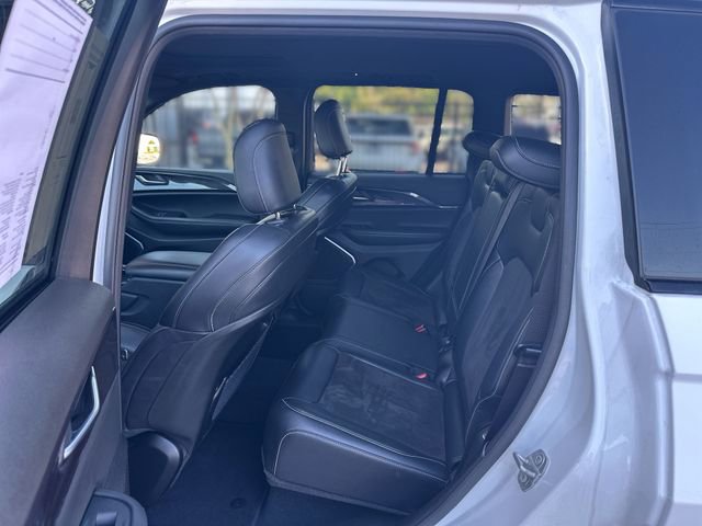 Used 2022 Jeep Grand Cherokee Altitude AWD/4WD image 23