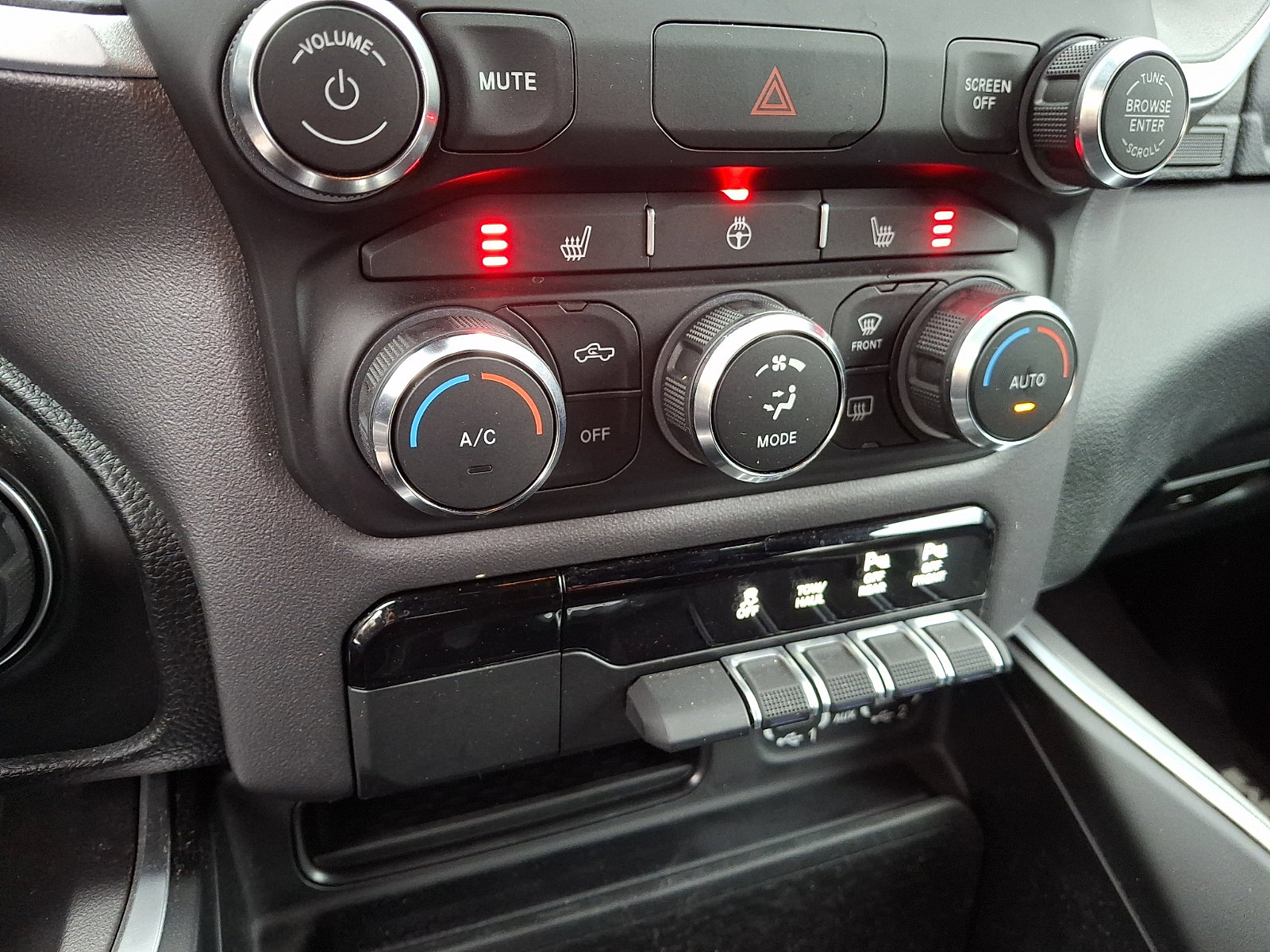 Certified 2022 RAM 1500 Big Horn AWD/4WD image 16