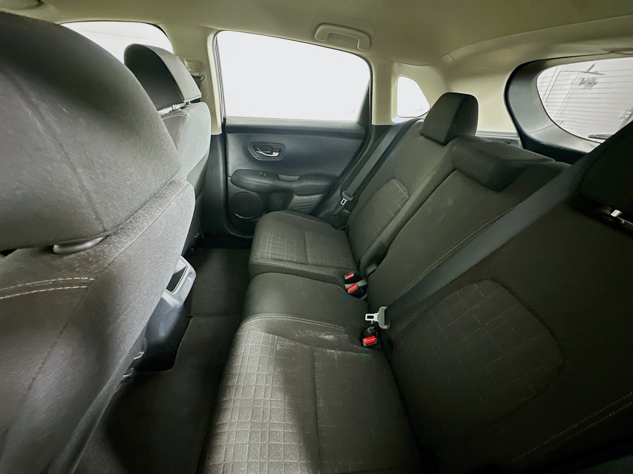Used 2025 Honda HR-V LX image 26