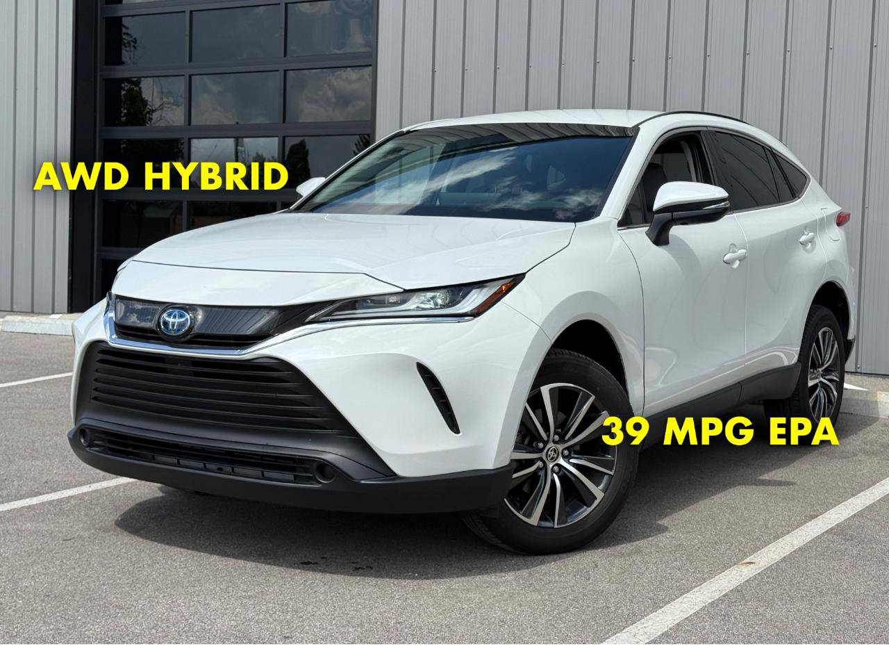 Used 2023 Toyota Venza LE AWD/4WD image 1