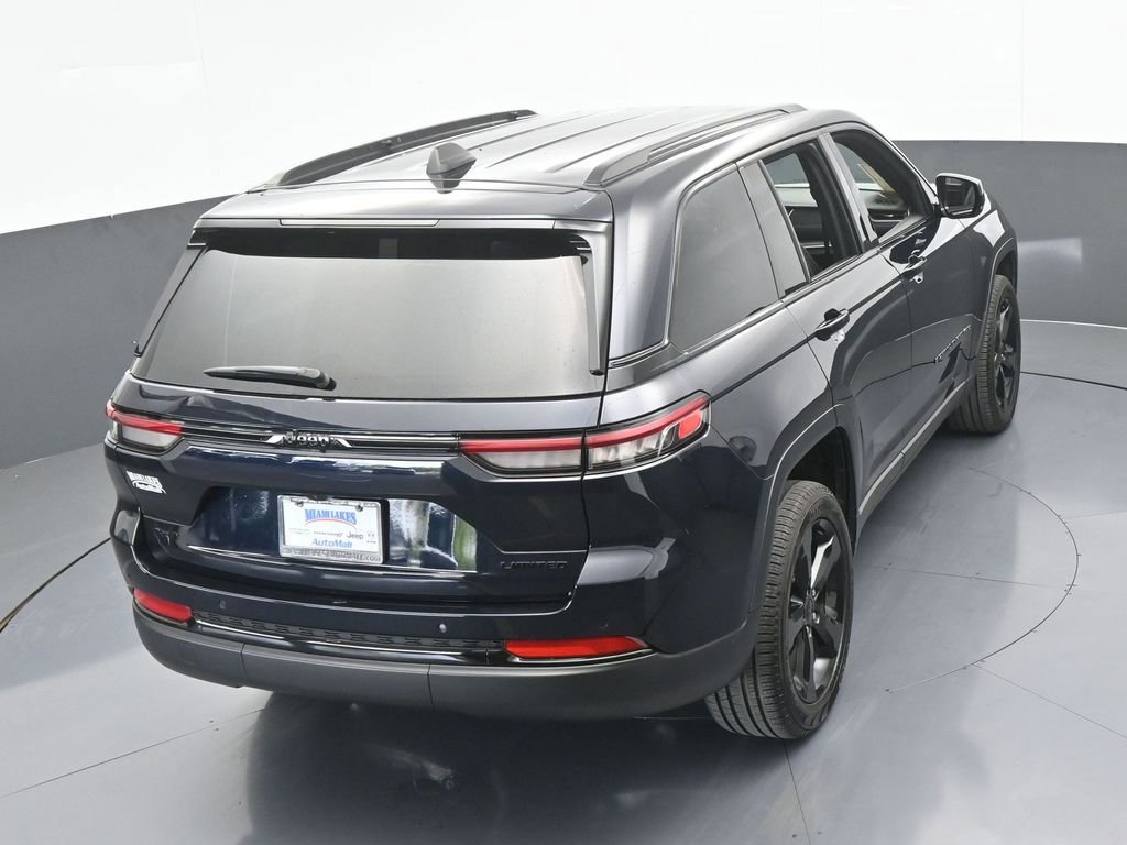 Used 2024 Jeep Grand Cherokee Limited w/ Black Appearance Package image 53