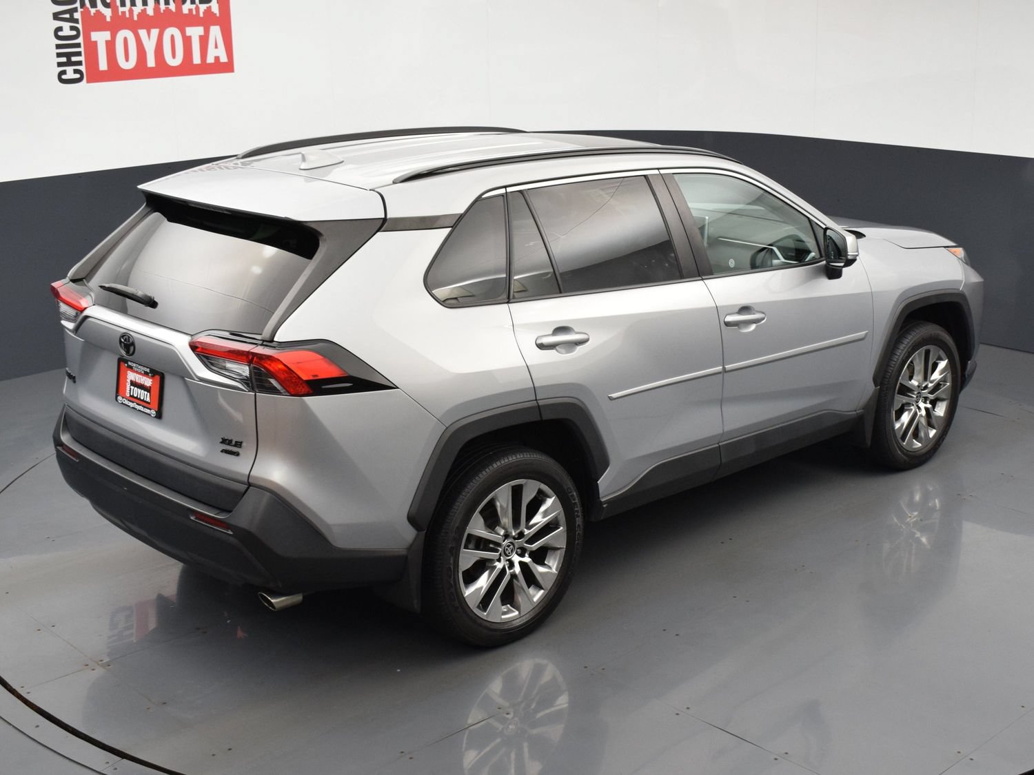 Used 2021 Toyota RAV4 XLE Premium AWD/4WD image 24