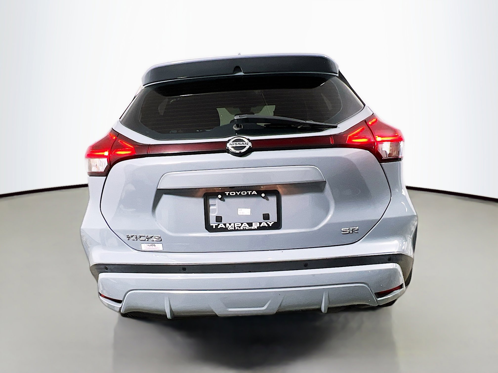 Used 2021 Nissan Kicks SR image 6