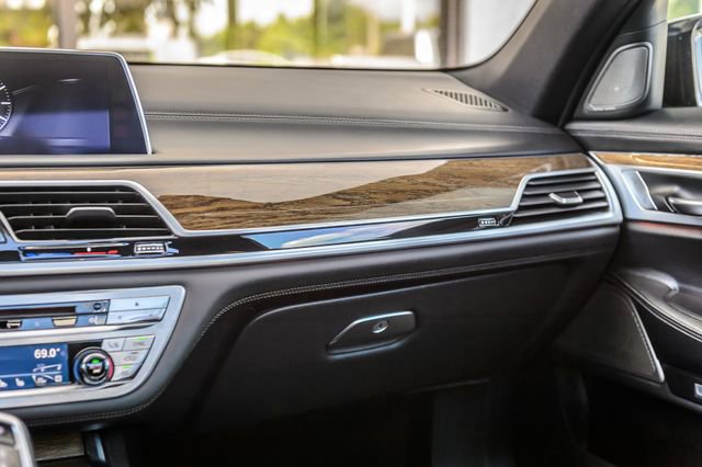 Used 2017 BMW 740i xDrive AWD/4WD image 39